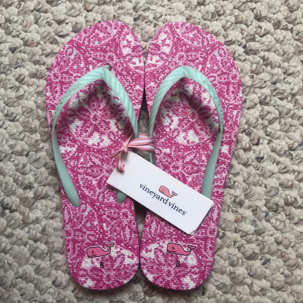 Vineyard Vines Flip Flops
